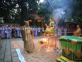 Dư luận bức xúc trước việc châm lửa đốt hình tượng Đức Phật